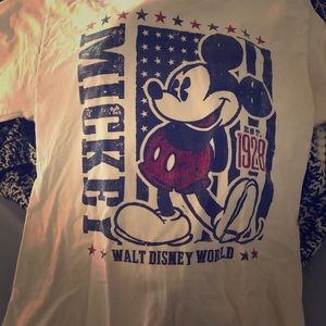 Classic Walt Disney world Mickey Mouse shirt.